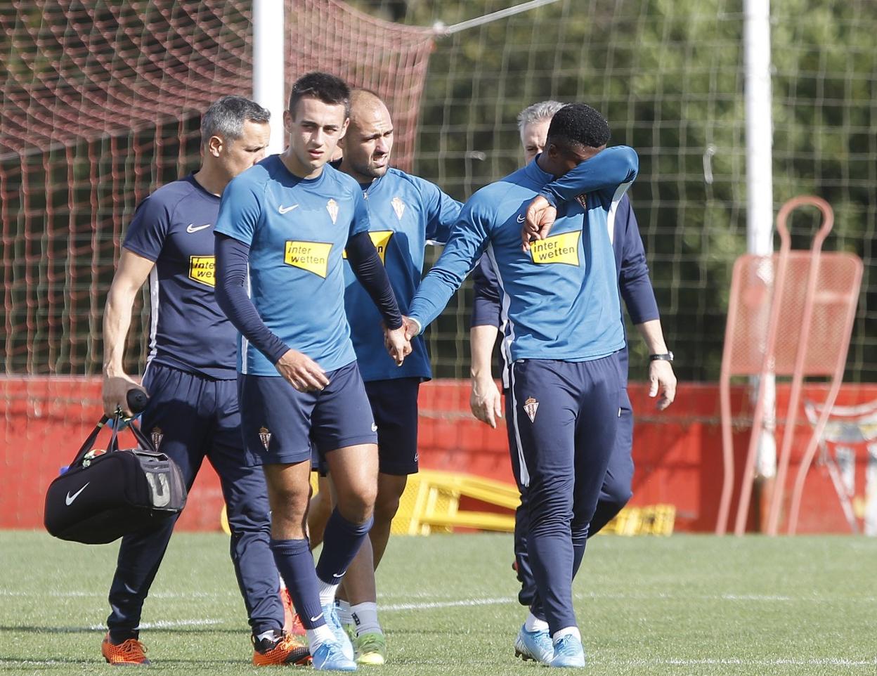 Choque fortuito. El golpe protagonizado por Neftali y Christian Joel detuvo el entrenamiento matinal en el campo número cinco d eMareo. Ambos precisaron de atención médica. 