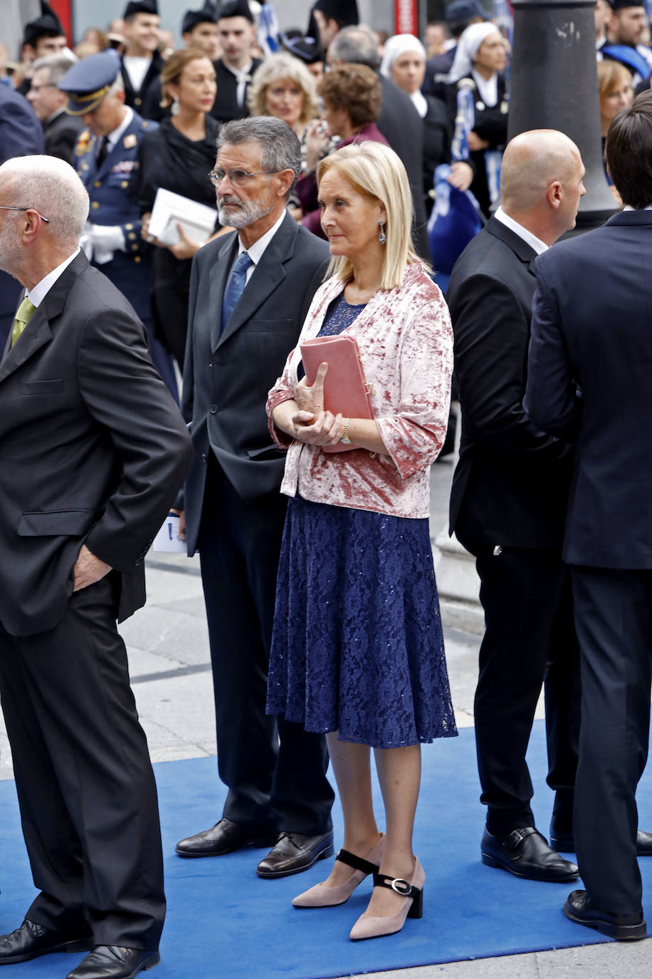 Familia Real, premiados e invitados han lucido sus mejores galas para asistir la ceremonia de entrega de los Premios