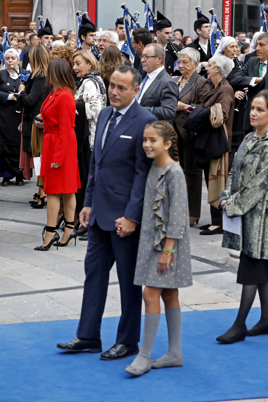 Familia Real, premiados e invitados han lucido sus mejores galas para asistir la ceremonia de entrega de los Premios