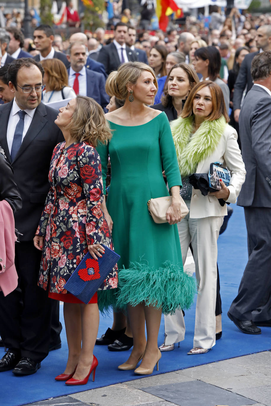 Familia Real, premiados e invitados han lucido sus mejores galas para asistir la ceremonia de entrega de los Premios