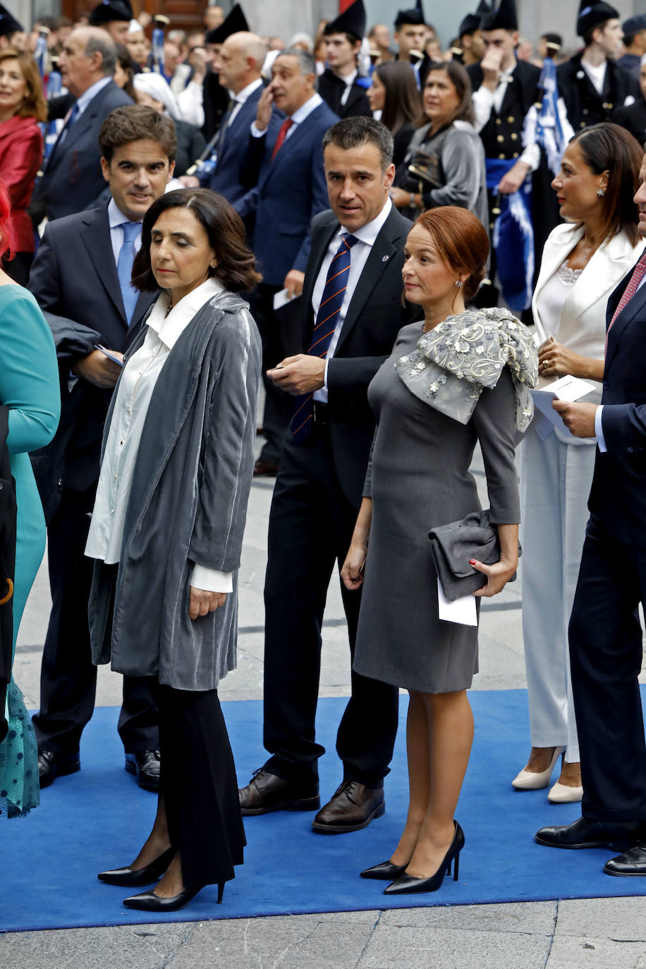 Familia Real, premiados e invitados han lucido sus mejores galas para asistir la ceremonia de entrega de los Premios