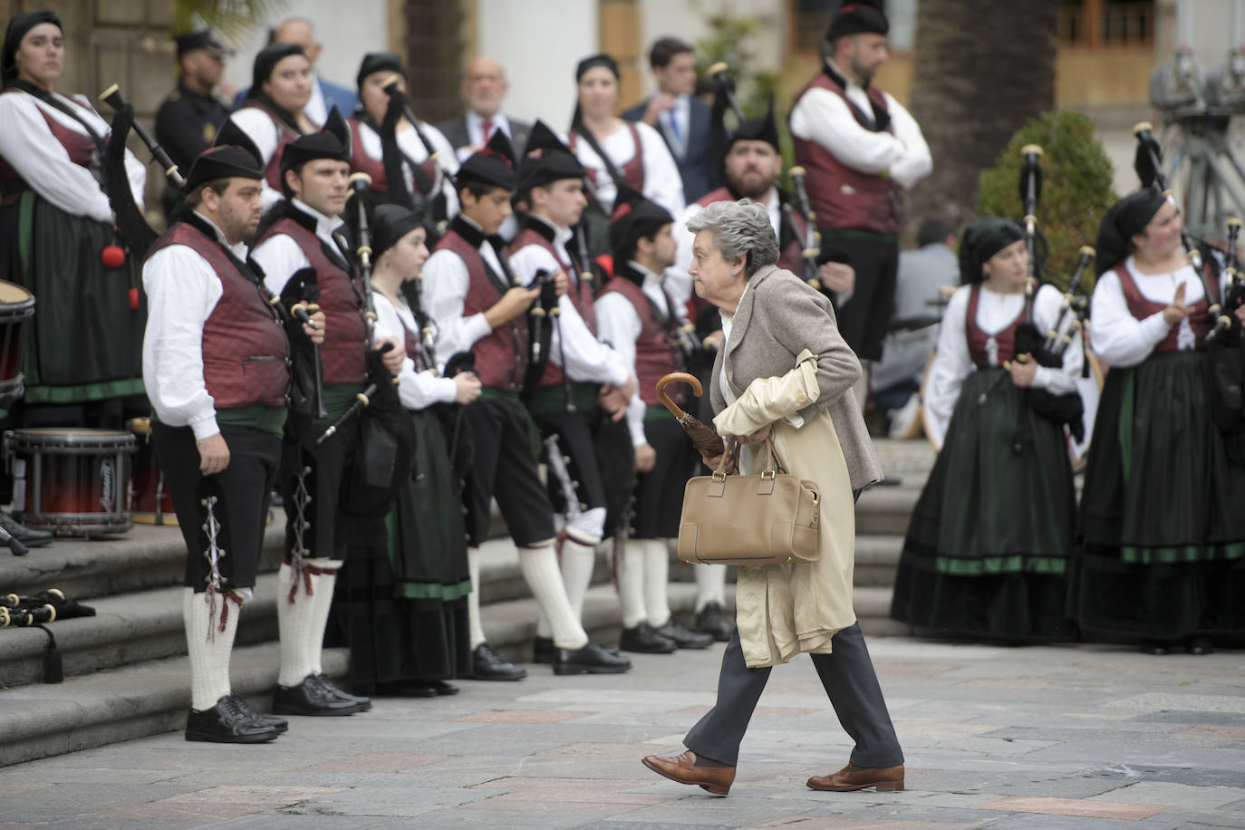 Familia Real, premiados e invitados han lucido sus mejores galas para asistir la ceremonia de entrega de los Premios