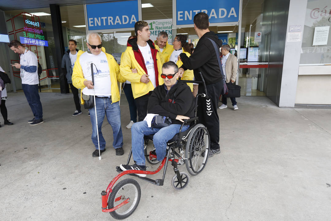 Dentro de los actos que componen el 41º Congreso Nacional de Atención Primaria, Semergen, que se desarrolla en el recinto ferial Luis Adaro. Los profesionales sanitarios han realizado una marcha solidaria destinada a «demostrar que lo importante no son las discapacidades que tienen las personas, sino las capacidades que tiene cada persona para ayudar a todos los demás».