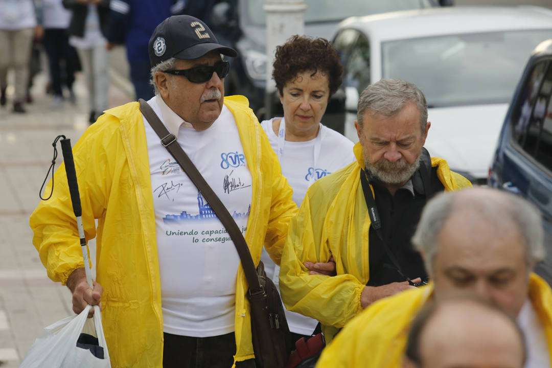 Dentro de los actos que componen el 41º Congreso Nacional de Atención Primaria, Semergen, que se desarrolla en el recinto ferial Luis Adaro. Los profesionales sanitarios han realizado una marcha solidaria destinada a «demostrar que lo importante no son las discapacidades que tienen las personas, sino las capacidades que tiene cada persona para ayudar a todos los demás».