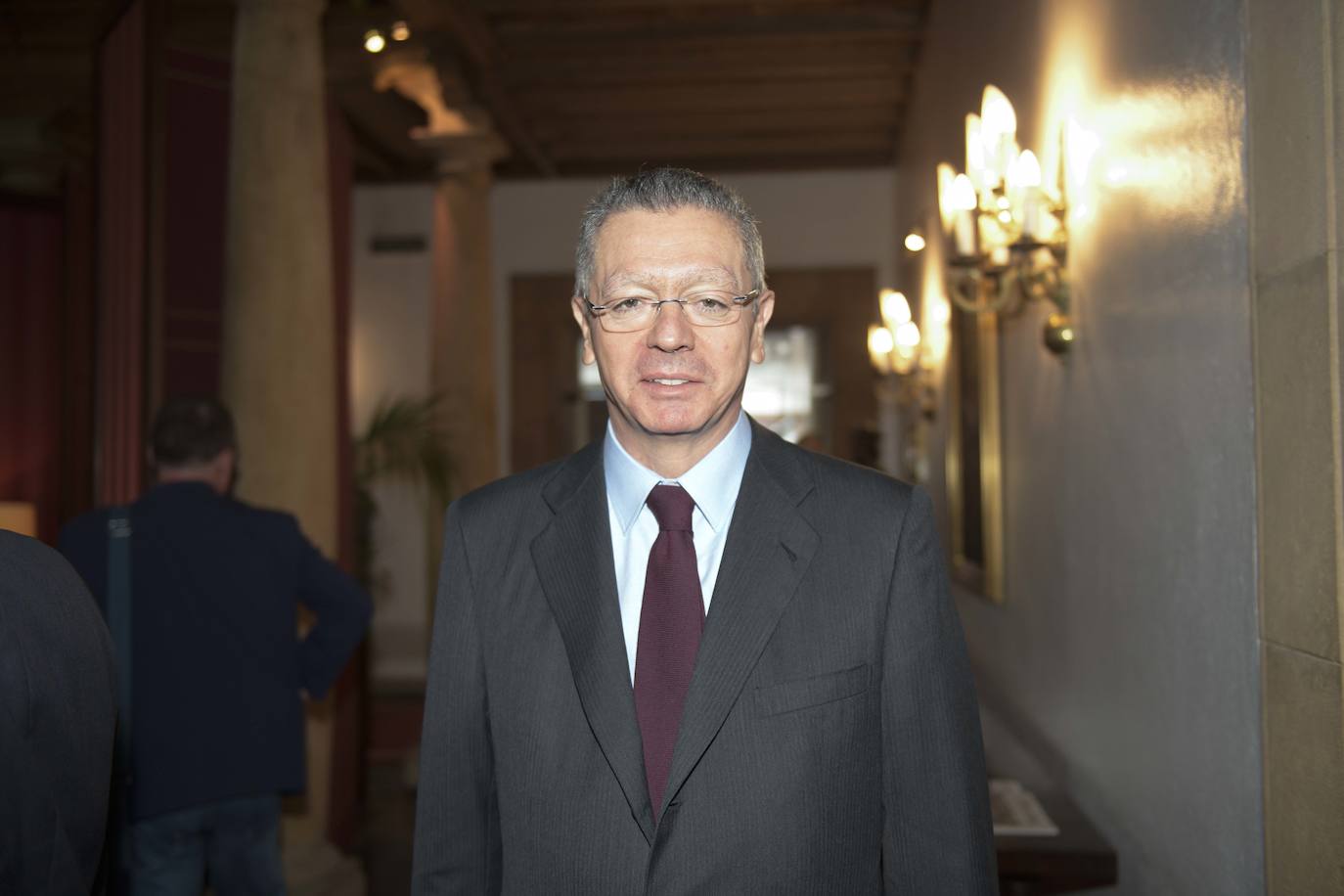 El histórico hotel ovetense ha sido escenario otro año de las tradicionales audiencias presididas por los Reyes, la Princesa de Asturias y la Infanta Leonor. Por el hall del establecimiento se ha visto a una nutrida representación de la vida social, económica o política nacional y regional.