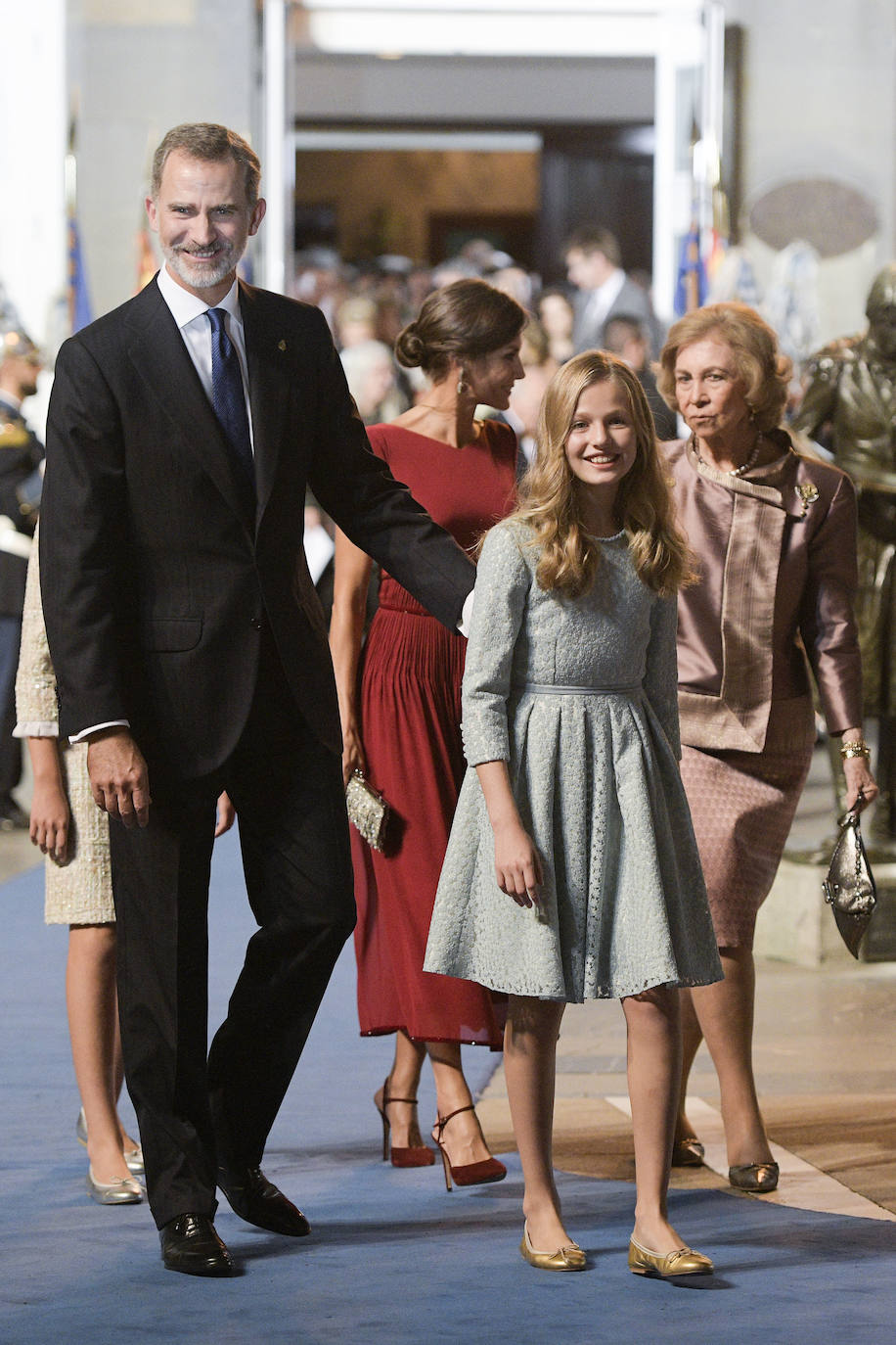 La Princesa Leonor ha sido el principal centro de atención de todos los actos en los que ha participado. Entre los más importantes, la audiencia a los presidentes de los jurados, a los miembros de los patronatos Princesa y Fundación y a los galardonados con los Premios Princesa de Asturias y la ceremonia de entrega en el teatro Campoamor, donde ha dado su primer discurso público.