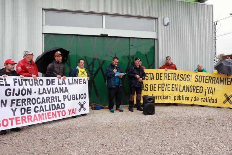 Una marcha convocada por la Plataforma por el soterramiento de las vías de Feve en Langreo, reivindica la culminación de este proyecto