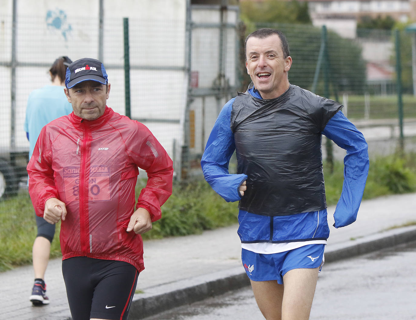 La octava edición de la Sanitas Marca Running Series, que recorrió diez kilómetros a través de la costa gijonesa, alcanza sus previsiones de participación y culmina con la victoria de Javier Benito e Irene Loizate