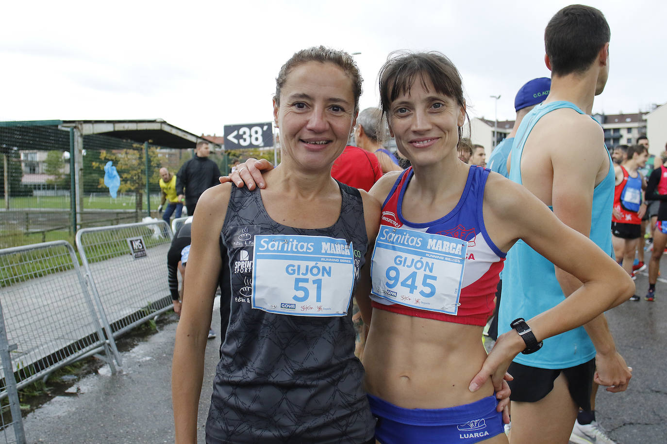 La octava edición de la Sanitas Marca Running Series, que recorrió diez kilómetros a través de la costa gijonesa, alcanza sus previsiones de participación y culmina con la victoria de Javier Benito e Irene Loizate