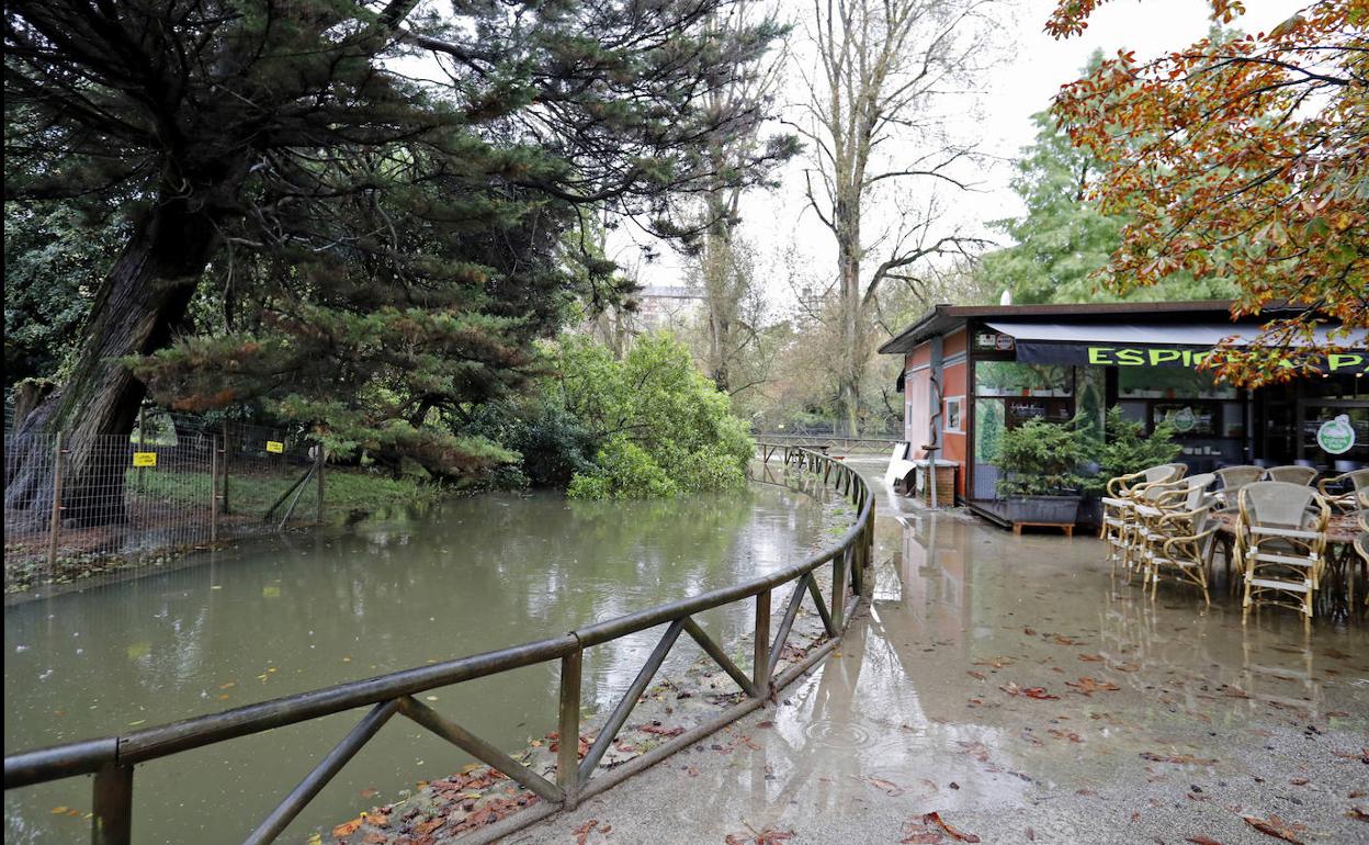 Reabierto el parque Isabel la Católica tras el cese de las fuertes lluvias