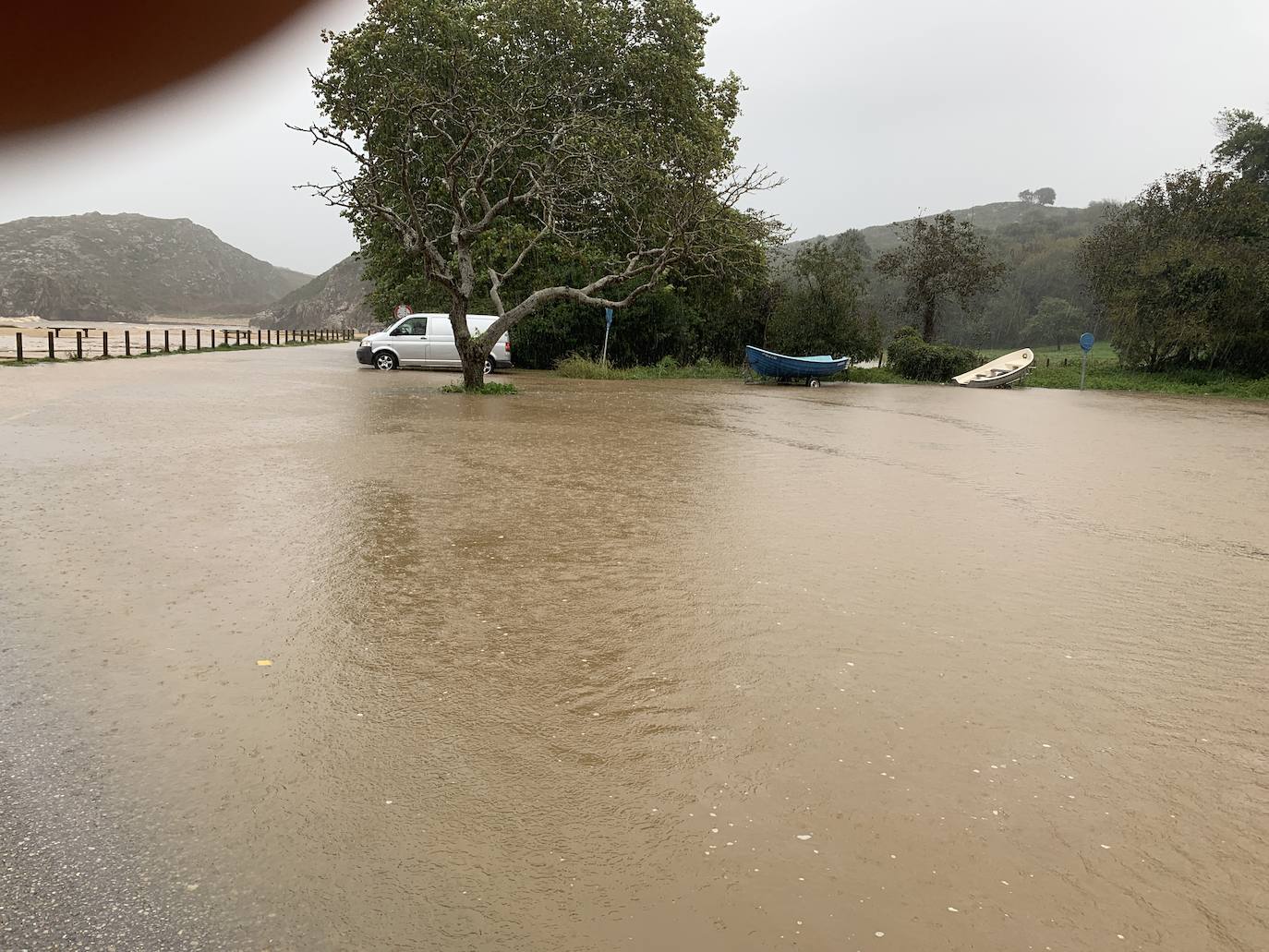 Las lluvias desbordan Cuevas del Mar