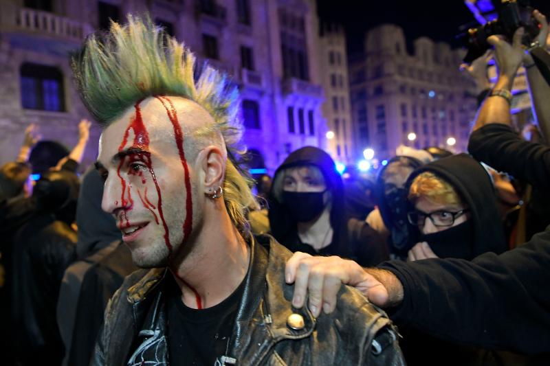 Fotos: La violencia vuelve a las calles de Barcelona