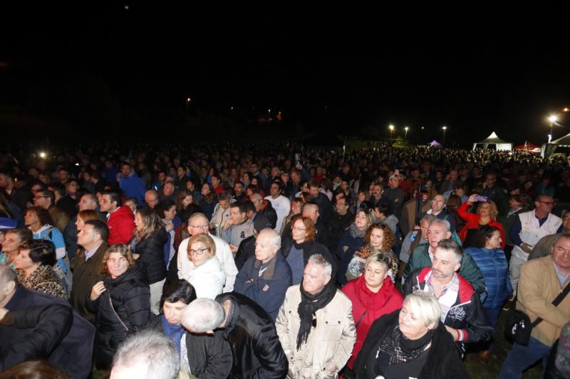 Víctor Manuel, Chus Pedro o Anabel Santiago fueron algunos de los músicos que actuaron este sábado en la fiesta de la asociación cultural Serondaya. 