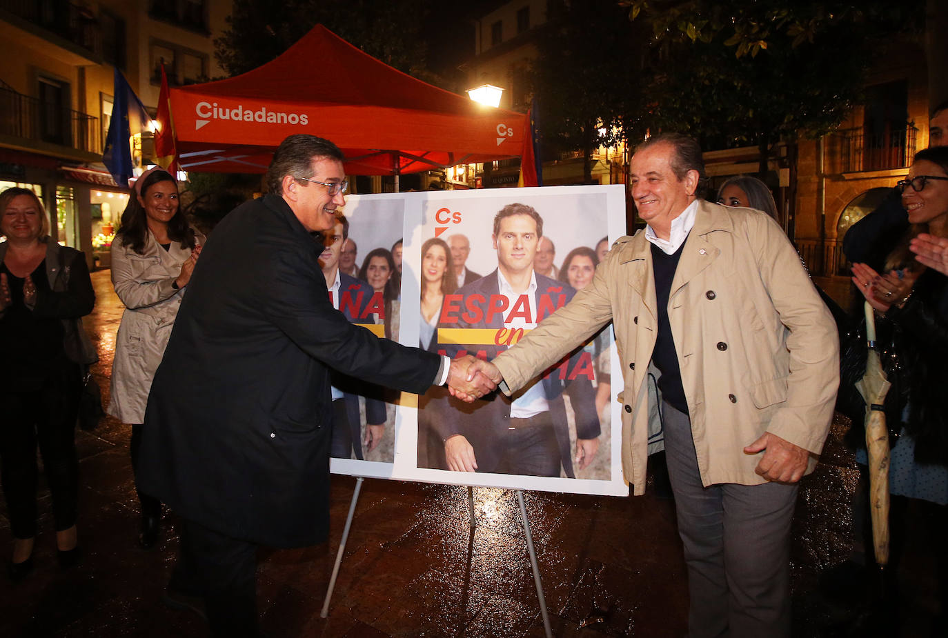Psoe, Ciudadanos, Más País y Vox abrían la campaña en Oviedo, mientras que la coalición PP-Foro lo hacía en Avilés y Unidas Podemos en Gijón.