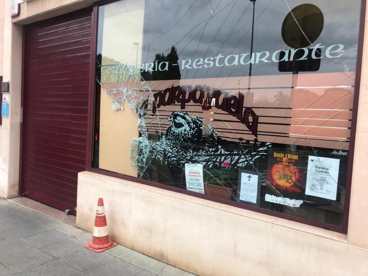 Daños ocasionados por el robo en La Parpayuela, en Corvera.