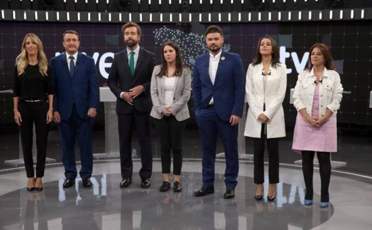 De izquierda a derecha: Cayetana Álvarez de Toledo, Aitor Esteban, Iván Espinosa de los Monteros, Irene Montero, Gabriel Rufián, Inés Arrimadas y Adriana Lastra, en el debate de RTVE. 