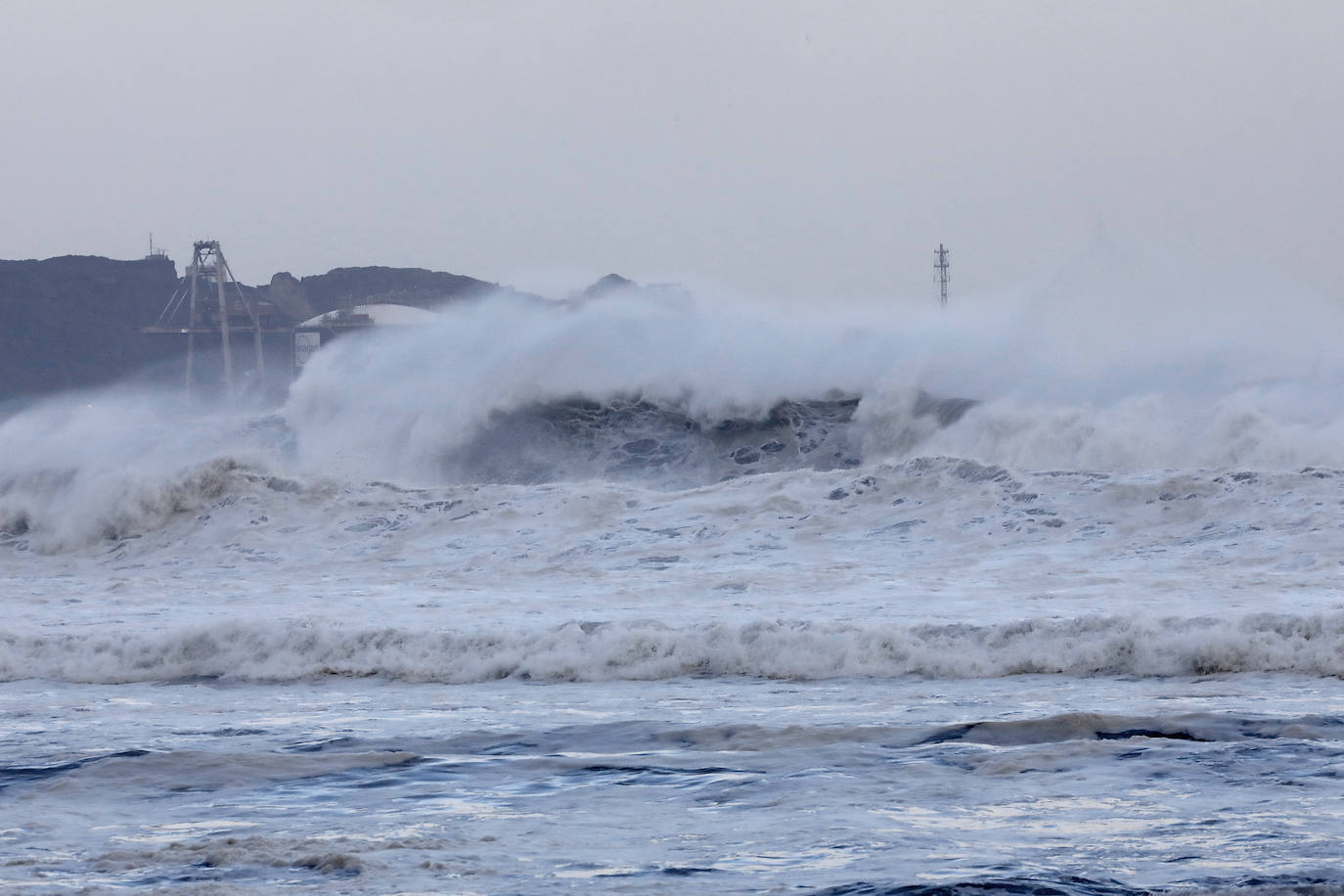 Fotos: Las impresionantes imágenes que deja &#039;Amelie&#039; en la costa de Asturias