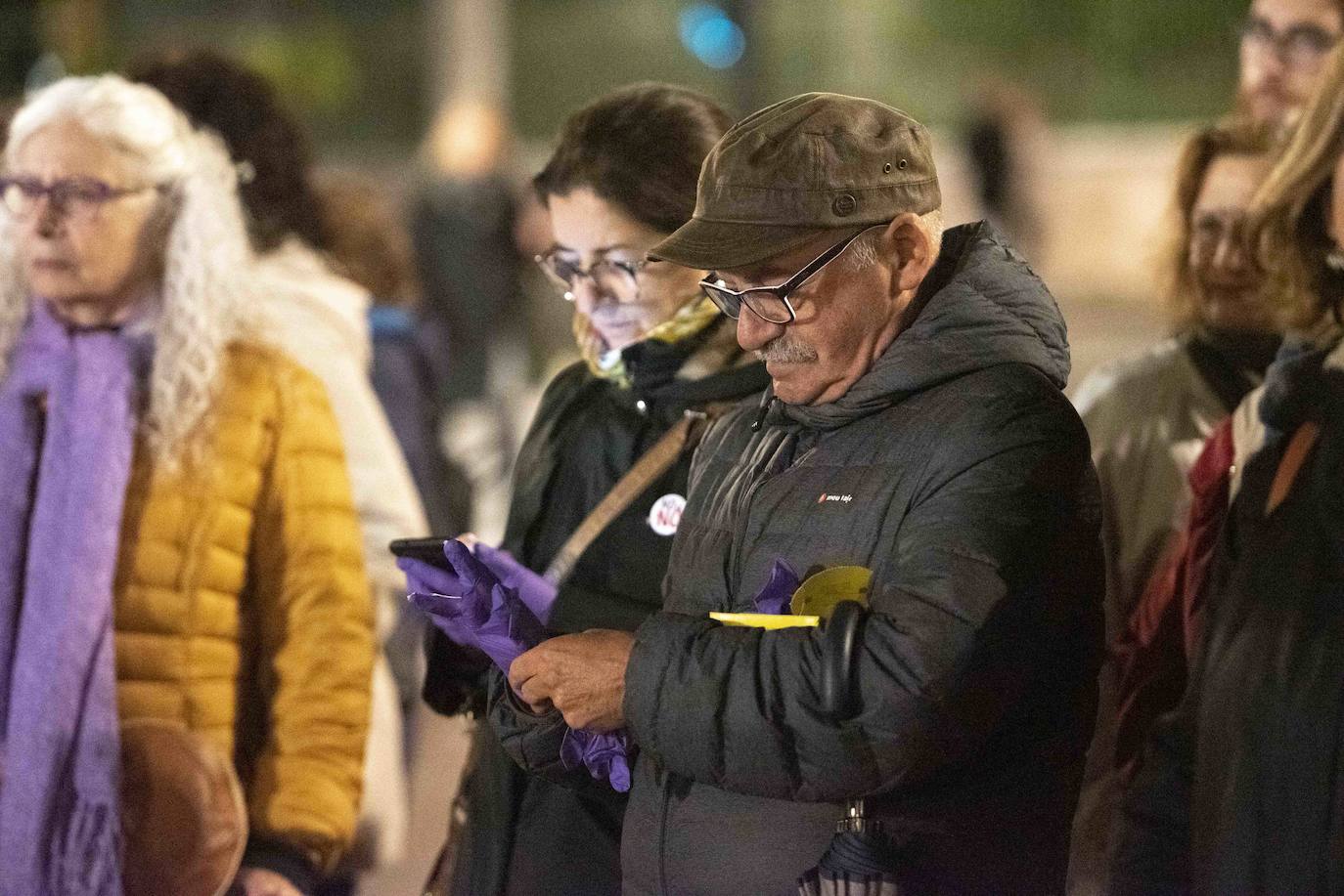 Los colectivos feministas de la región han convocado manifestaciones de repulsa contra la sentencia de la 'manada' de Manresa en varias localidades como Gijón, Oviedo, Mieres, Piedras Blancas,Pola de Laviana o Cangas de Onís. 