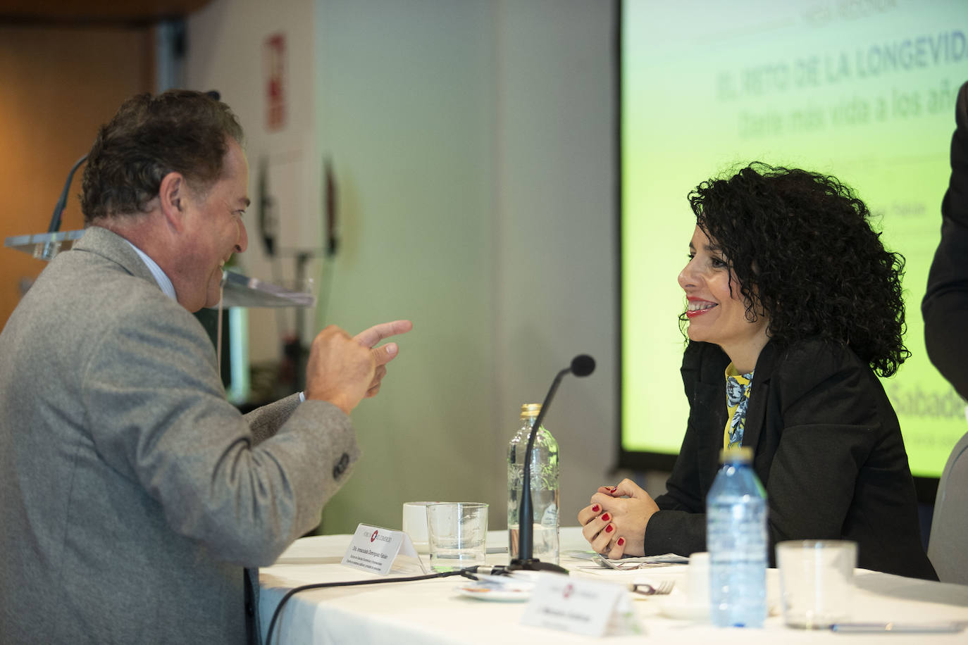 El Fórum de EL COMERCIO, organizado en colaboración con el Banco Sabadell, ha contado con las expertas en la materia, Sonia Bosch, de Banco Sabadell, y la profesora Inmaculada Domínguez.