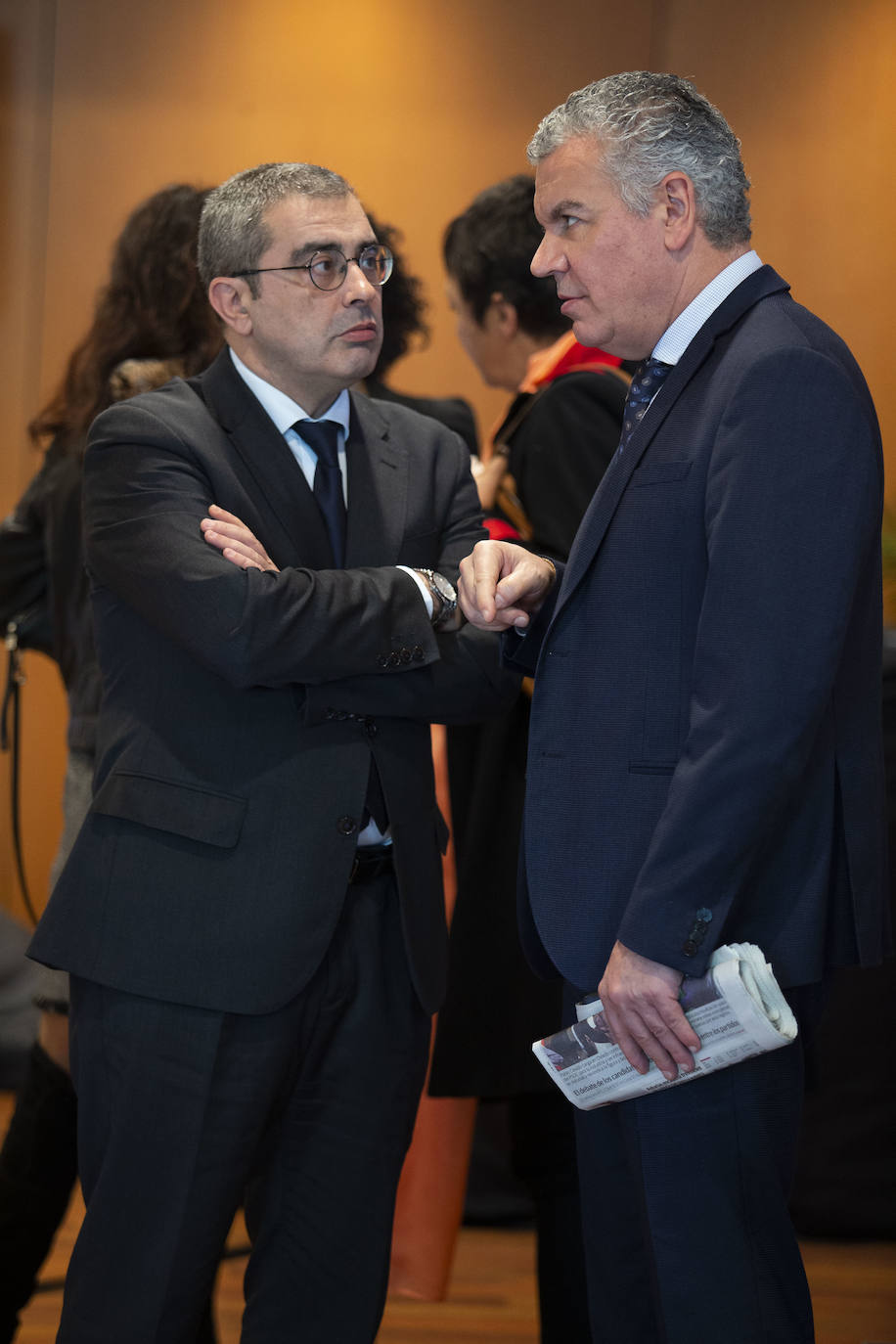 El Fórum de EL COMERCIO, organizado en colaboración con el Banco Sabadell, ha contado con las expertas en la materia, Sonia Bosch, de Banco Sabadell, y la profesora Inmaculada Domínguez.