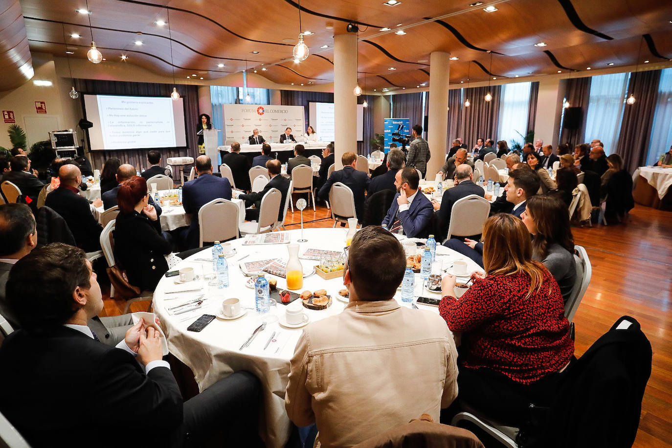 El Fórum de EL COMERCIO, organizado en colaboración con el Banco Sabadell, ha contado con las expertas en la materia, Sonia Bosch, de Banco Sabadell, y la profesora Inmaculada Domínguez.