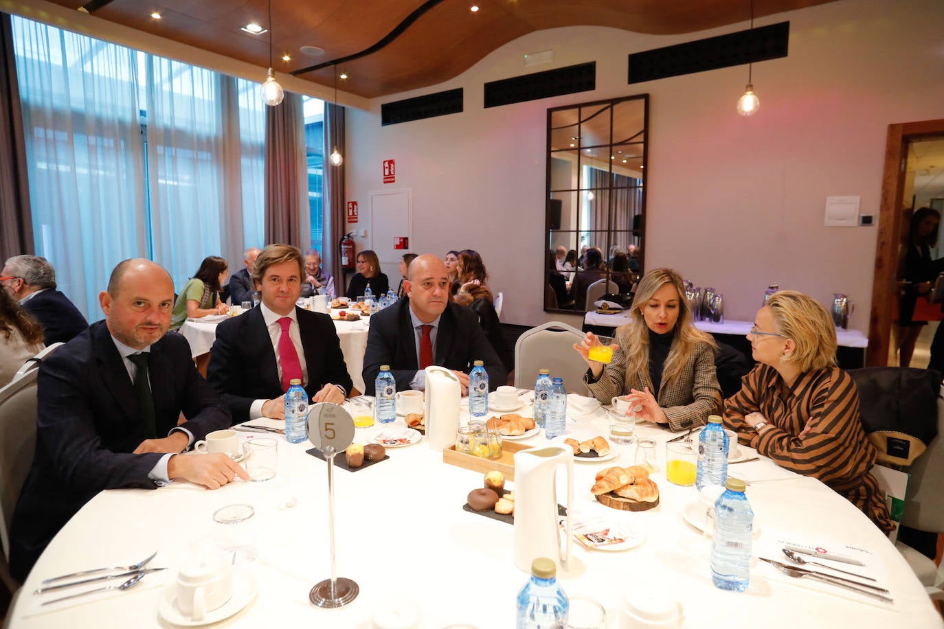 El Fórum de EL COMERCIO, organizado en colaboración con el Banco Sabadell, ha contado con las expertas en la materia, Sonia Bosch, de Banco Sabadell, y la profesora Inmaculada Domínguez.