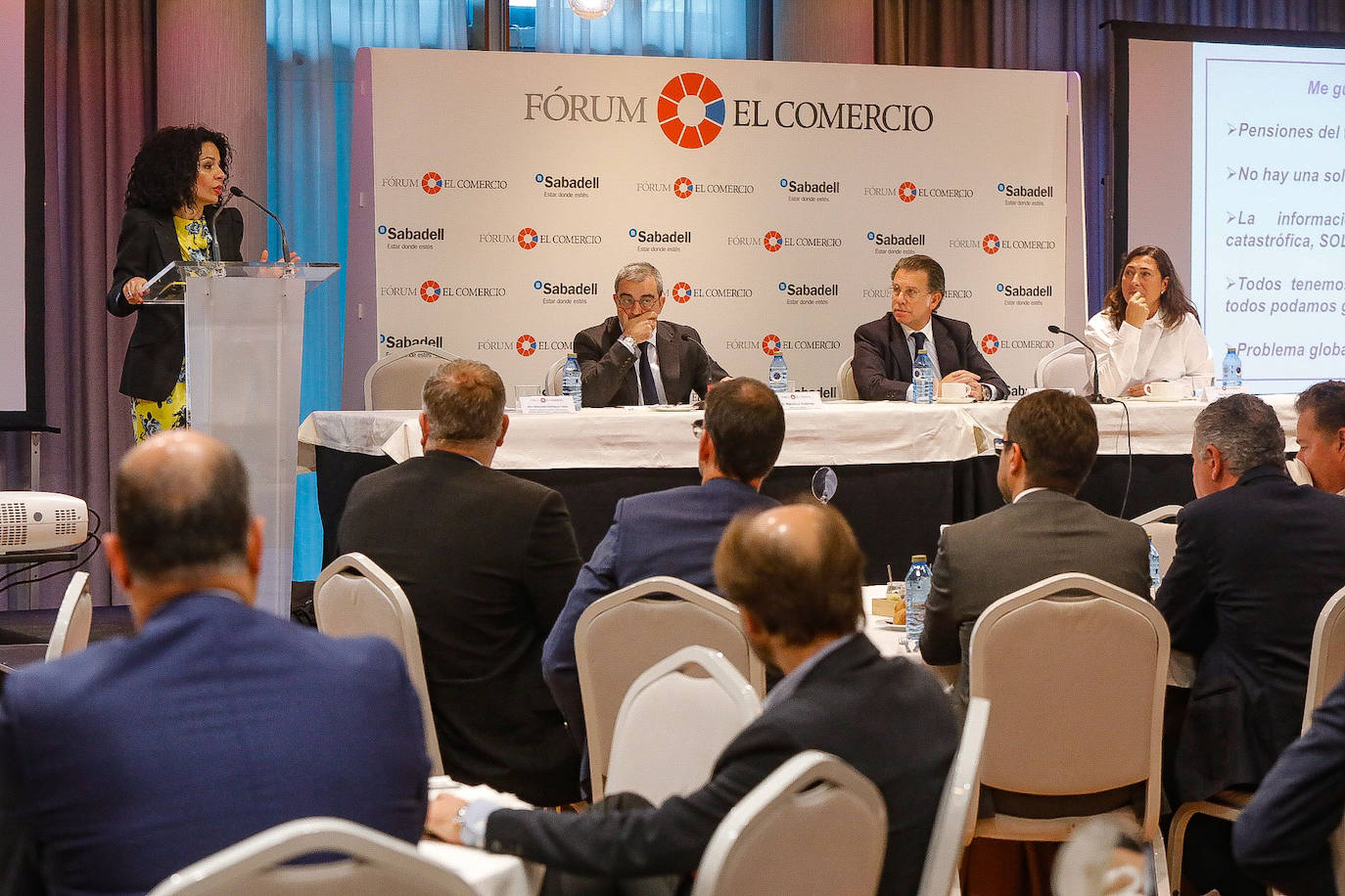 El Fórum de EL COMERCIO, organizado en colaboración con el Banco Sabadell, ha contado con las expertas en la materia, Sonia Bosch, de Banco Sabadell, y la profesora Inmaculada Domínguez.