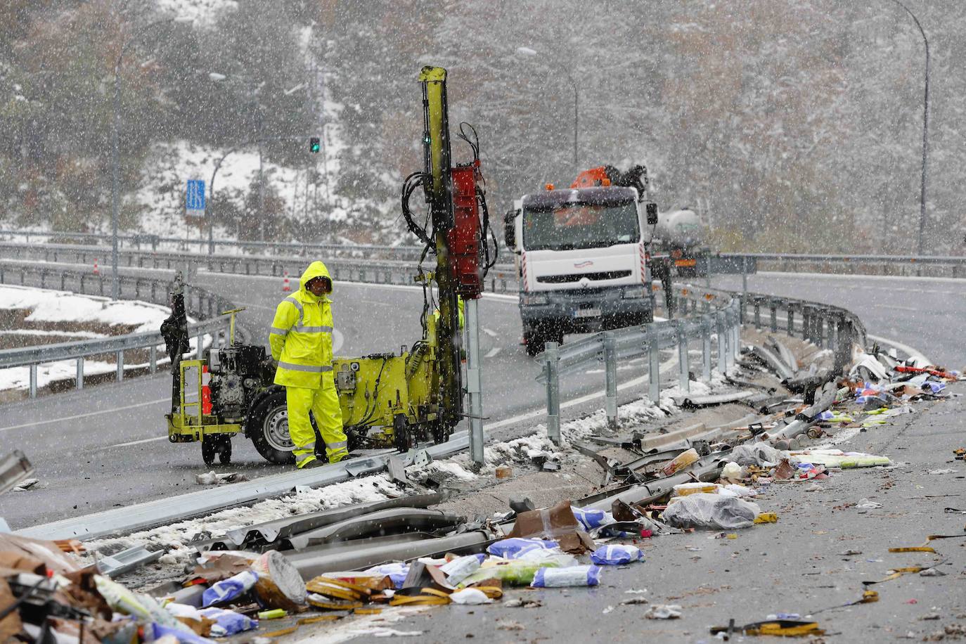 Tras el accidente mortal, la circulación en sentido Asturias, según informó, Aucalsa, quedaba restablecida en torno a las 8 horas, mientras que la calzada en sentido León quedaba totalmente expedita a las nueve menos cinco de la mañana