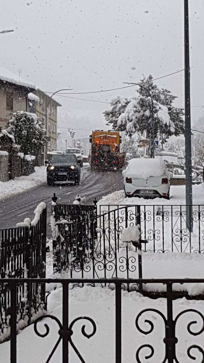 La nieve se asoma tímida en el Occidente asturiano