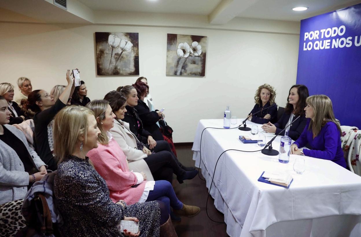 Mallada, Uriarte y Gázquez, durante el acto. :: EFE