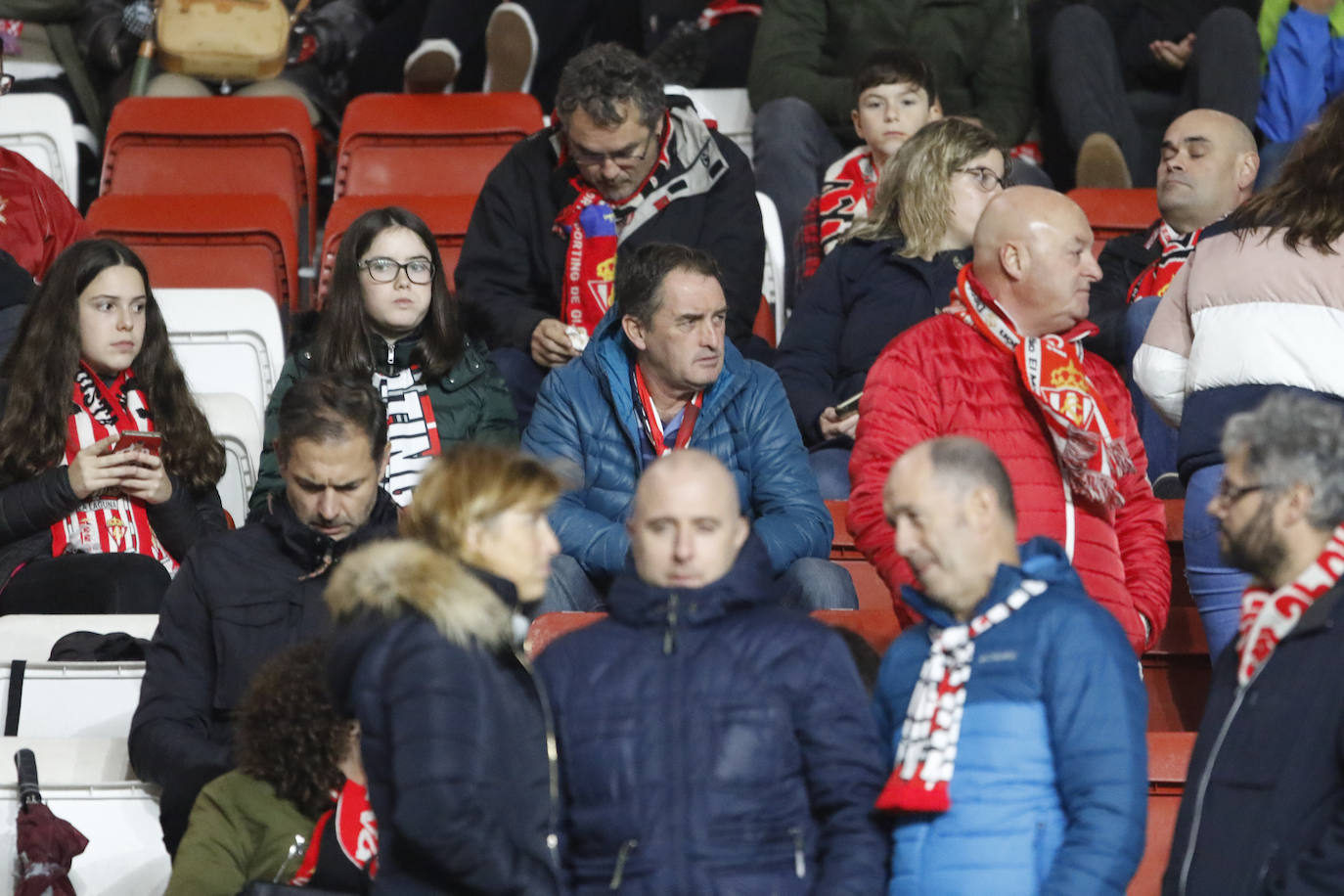 ¿Estuviste este sábado en El Molinón en el partido Sporting - Numancia? ¡Búscate en nuestra galería de imágenes! 