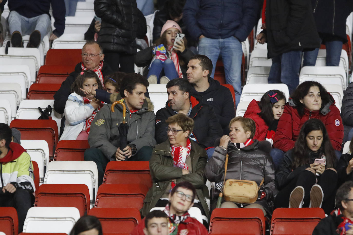 ¿Estuviste este sábado en El Molinón en el partido Sporting - Numancia? ¡Búscate en nuestra galería de imágenes! 