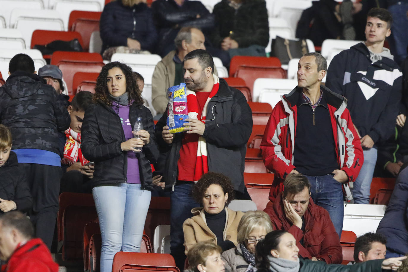 ¿Estuviste este sábado en El Molinón en el partido Sporting - Numancia? ¡Búscate en nuestra galería de imágenes! 