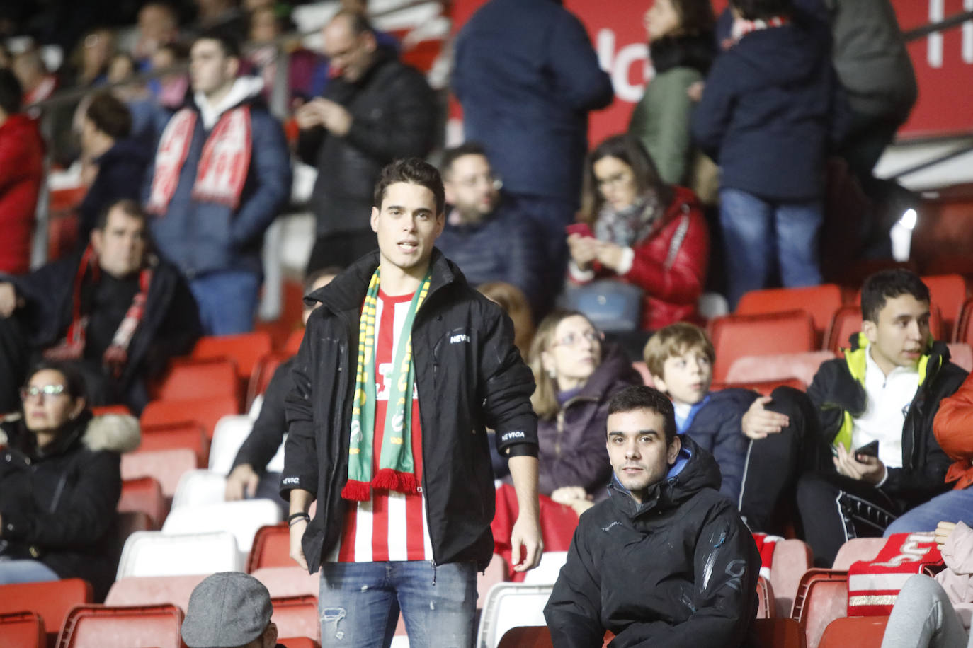 ¿Estuviste este sábado en El Molinón en el partido Sporting - Numancia? ¡Búscate en nuestra galería de imágenes! 