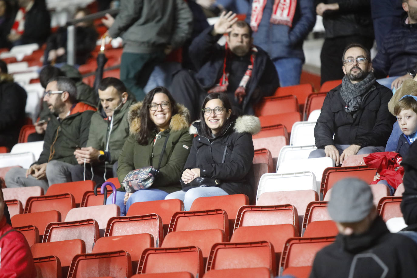 ¿Estuviste este sábado en El Molinón en el partido Sporting - Numancia? ¡Búscate en nuestra galería de imágenes! 