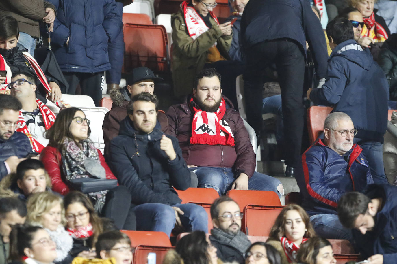 ¿Estuviste este sábado en El Molinón en el partido Sporting - Numancia? ¡Búscate en nuestra galería de imágenes! 