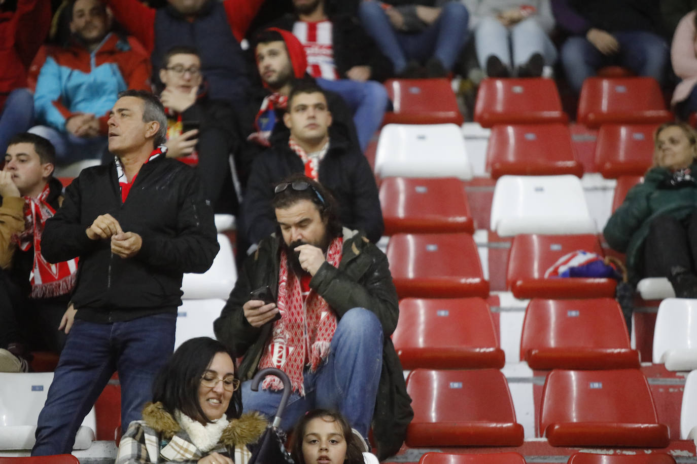 ¿Estuviste este sábado en El Molinón en el partido Sporting - Numancia? ¡Búscate en nuestra galería de imágenes! 