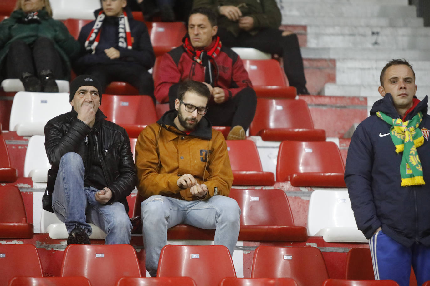 ¿Estuviste este sábado en El Molinón en el partido Sporting - Numancia? ¡Búscate en nuestra galería de imágenes! 