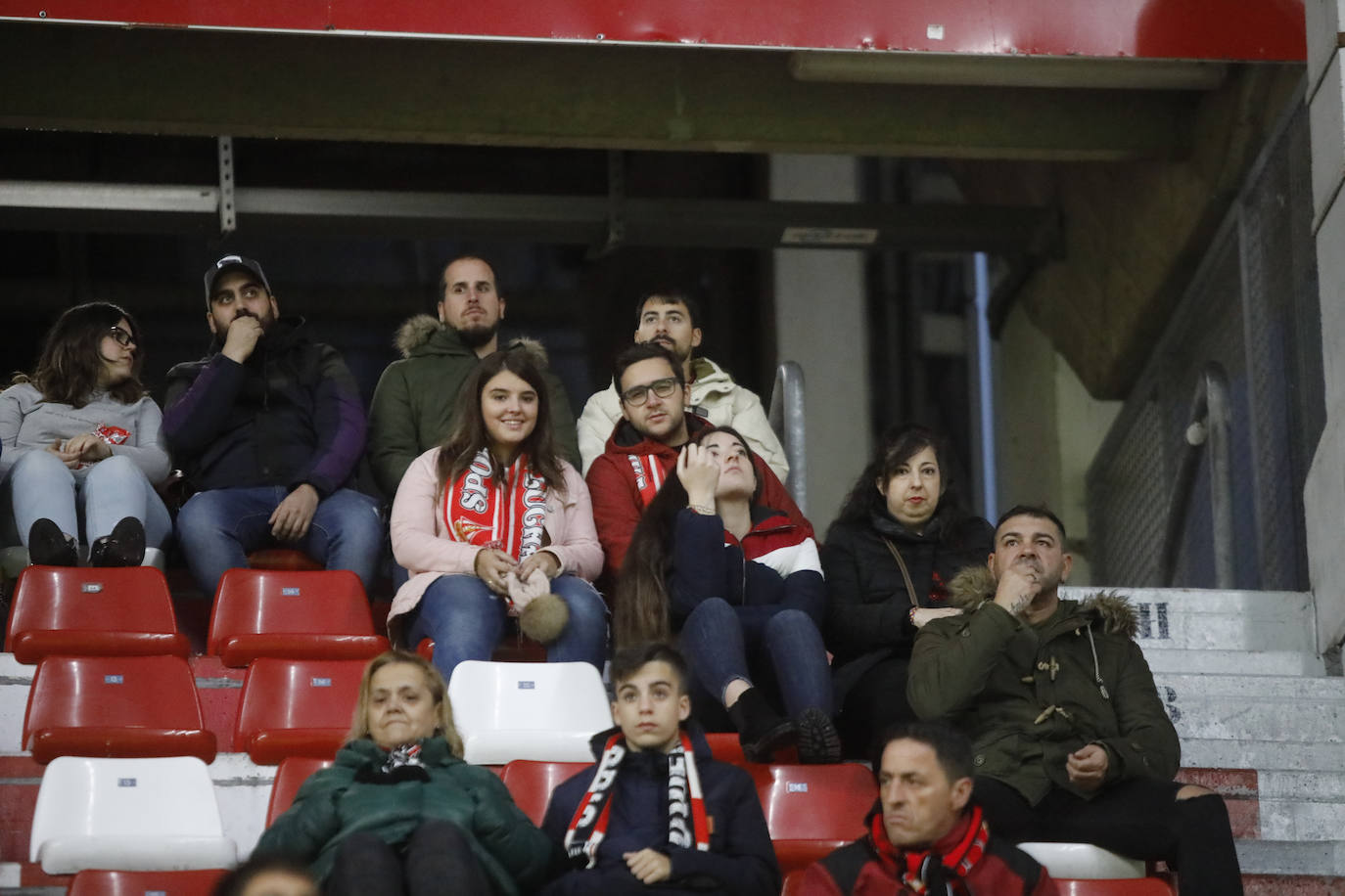 ¿Estuviste este sábado en El Molinón en el partido Sporting - Numancia? ¡Búscate en nuestra galería de imágenes! 