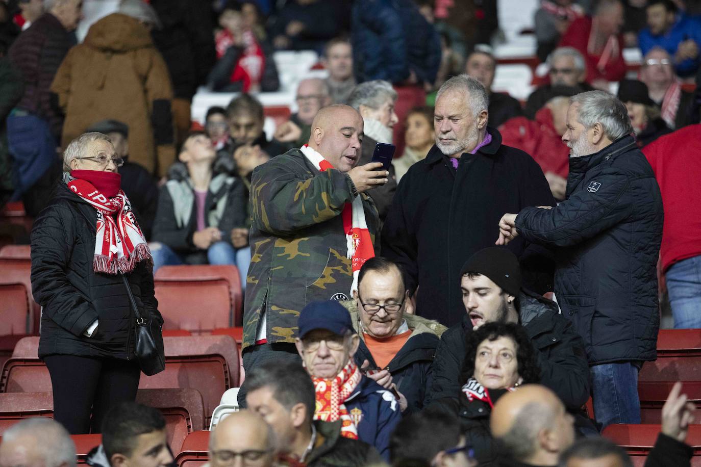 ¿Estuviste este sábado en El Molinón en el partido Sporting - Numancia? ¡Búscate en nuestra galería de imágenes! 