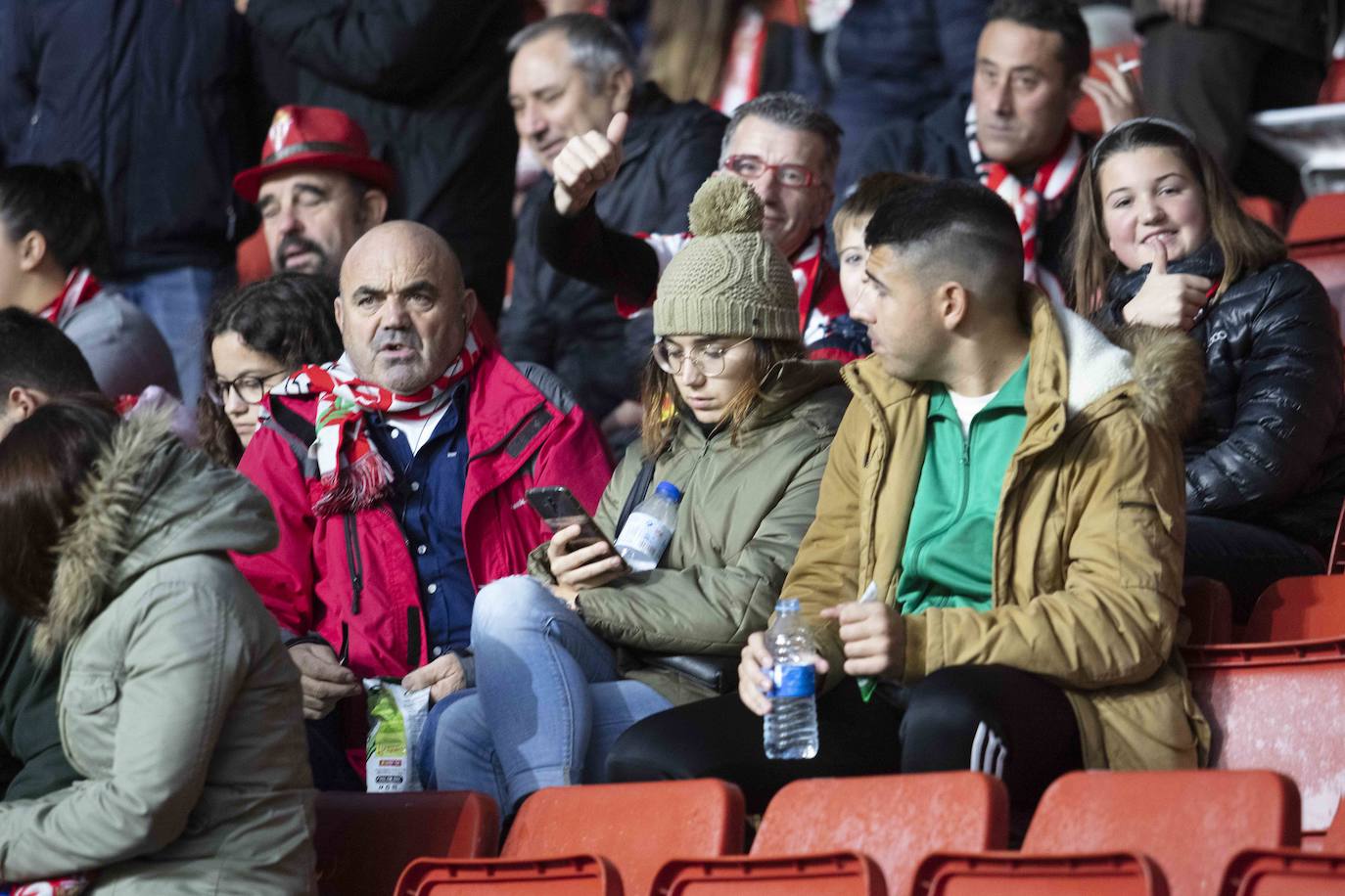 ¿Estuviste este sábado en El Molinón en el partido Sporting - Numancia? ¡Búscate en nuestra galería de imágenes! 