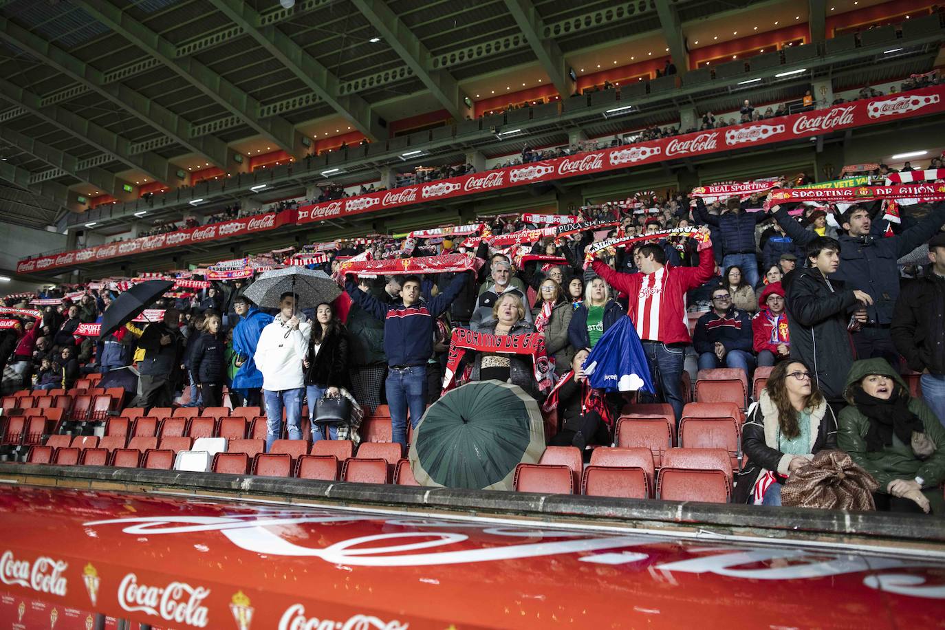 ¿Estuviste este sábado en El Molinón en el partido Sporting - Numancia? ¡Búscate en nuestra galería de imágenes! 