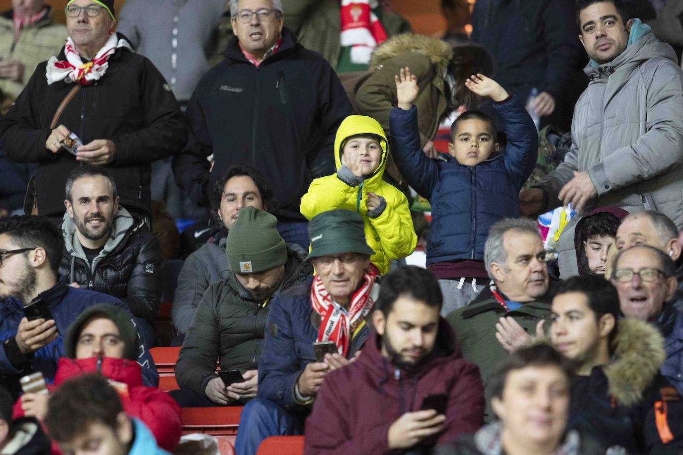 ¿Estuviste este sábado en El Molinón en el partido Sporting - Numancia? ¡Búscate en nuestra galería de imágenes! 