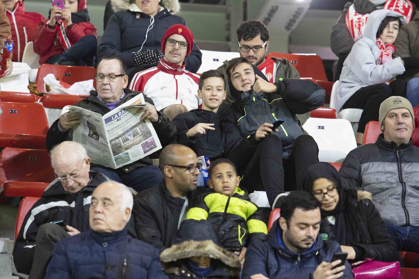 ¿Estuviste este sábado en El Molinón en el partido Sporting - Numancia? ¡Búscate en nuestra galería de imágenes! 