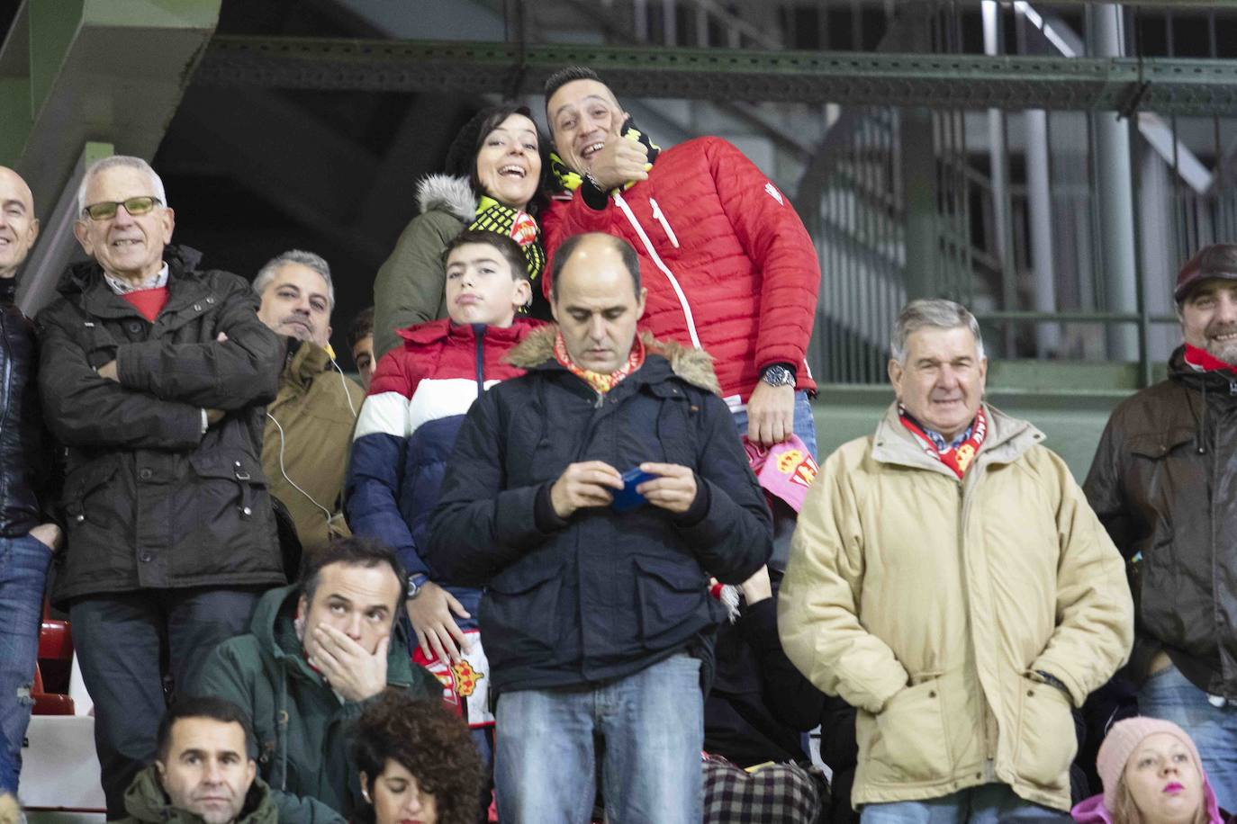 ¿Estuviste este sábado en El Molinón en el partido Sporting - Numancia? ¡Búscate en nuestra galería de imágenes! 