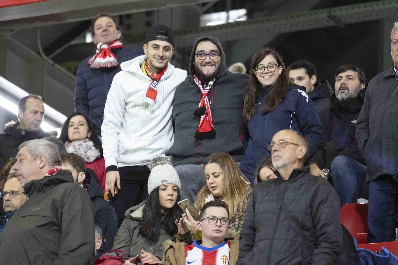 ¿Estuviste este sábado en El Molinón en el partido Sporting - Numancia? ¡Búscate en nuestra galería de imágenes! 