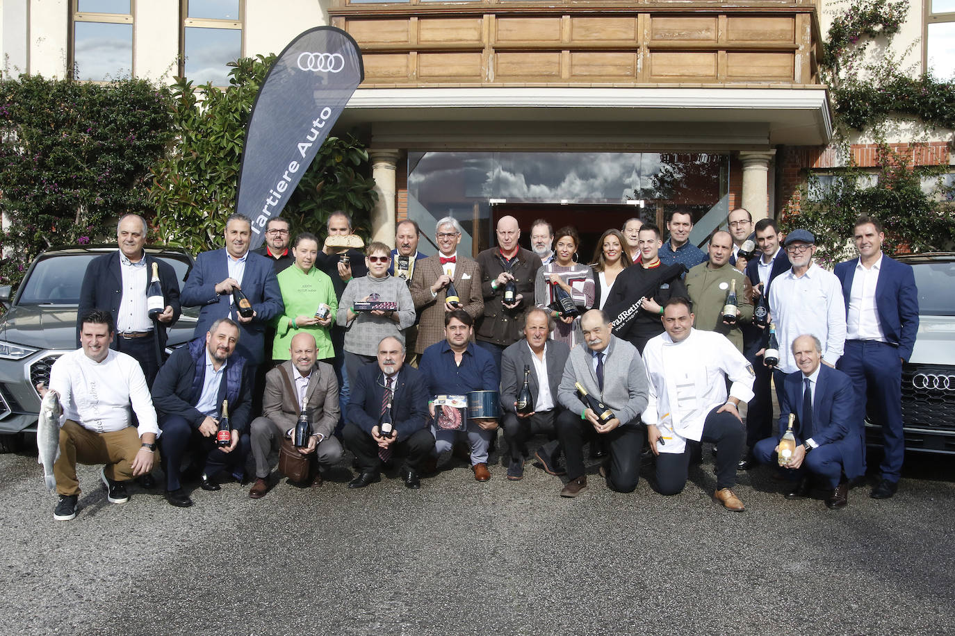 Organizadores y representantes de las empresas que tomaron parte en Gastroburbujas, que tuvo como escenario La Hacienda de La LLorea Golf. 