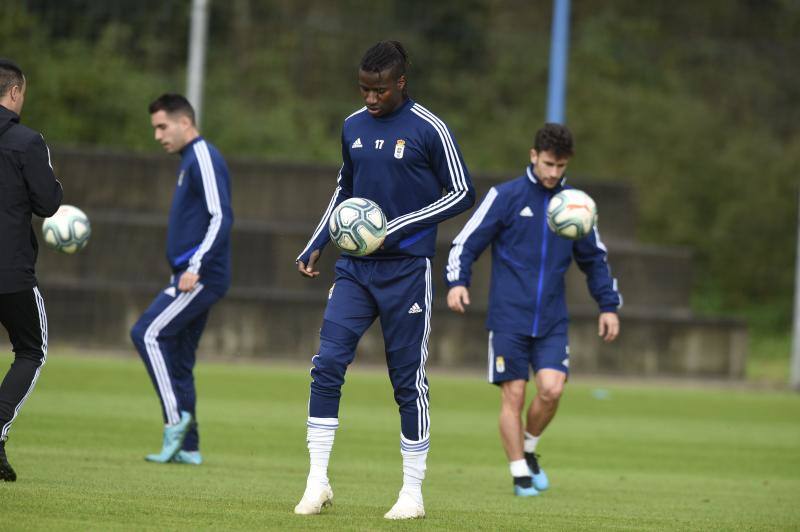 Los azules han preparado este lunes el tercer derbi que se disputará en el Carlos Tartiere desde el regreso del Real Oviedo al fútbol profesional 