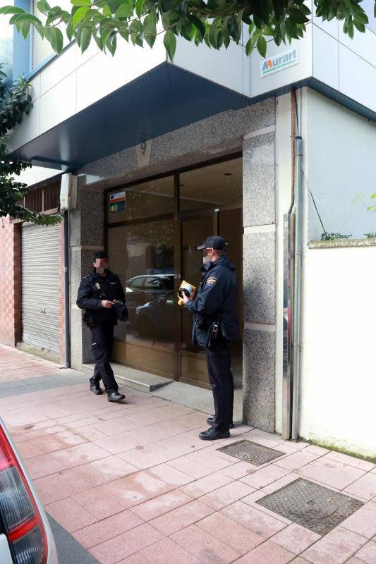 Un hombre ha apuñalado y matado a su yerno en su domicilio familiar en Mieres tras una disputa familiar, y posteriormente se ha entregado a la Policía. 