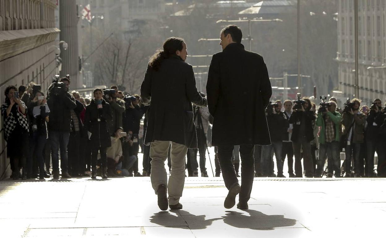 Pablo Iglesias y Pedro Sánchez. 